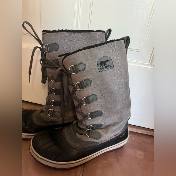 Sorel Boots - Picture 4 of 10